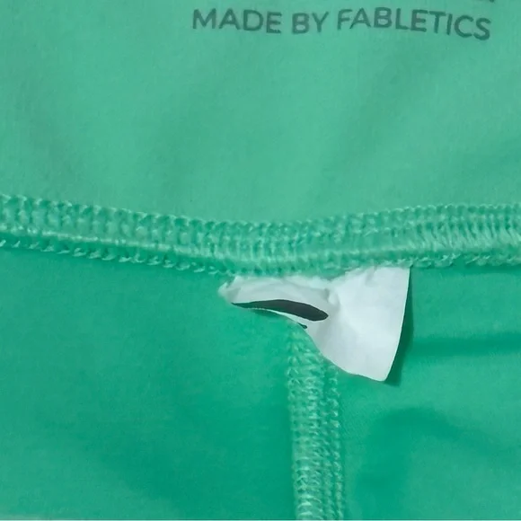 Fabletics Define PowerHold High Waisted Shorts S Green 9'' Inseam Inner Pocket - Picture 4 of 7